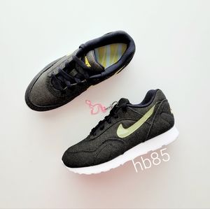 Nike Outburst LX Black Bright Citron Women's 5.5